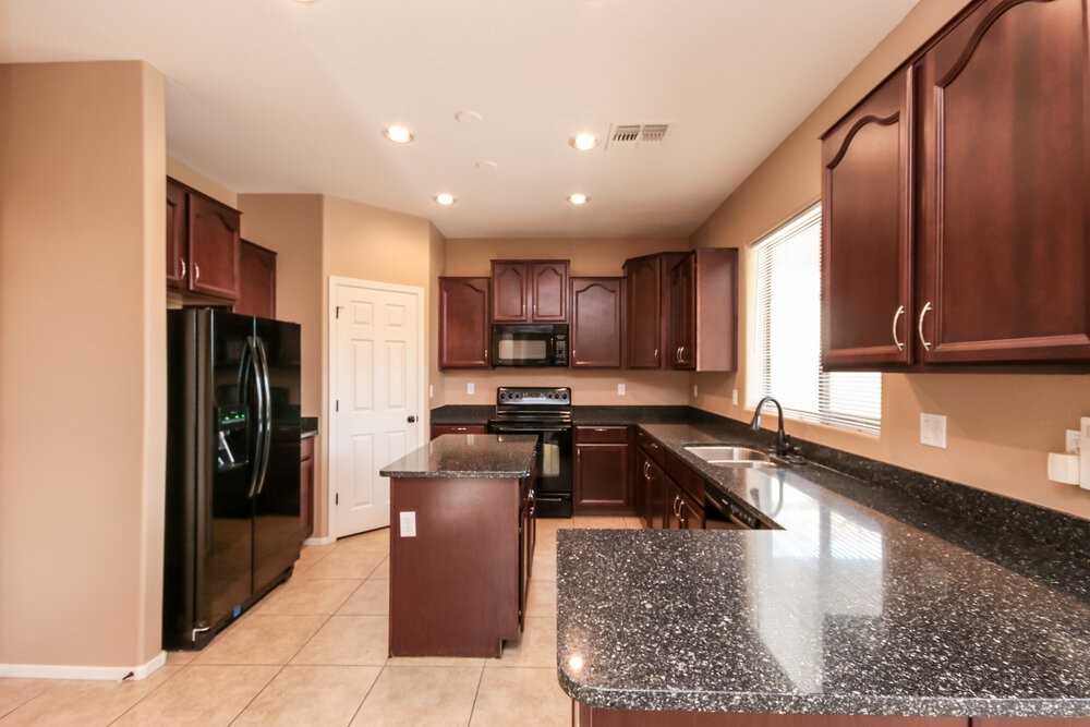 6303 S 43rd Dr - Photo 6 of 17