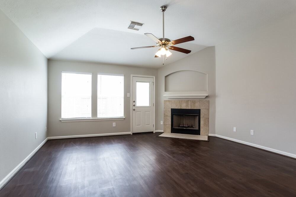 12410 Greencanyon Dr - Photo 2 of 15