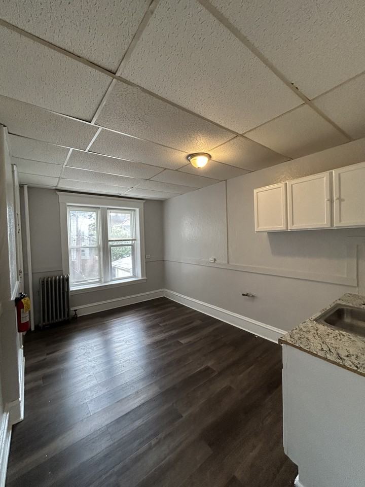 211 Walnut Street #2R - Photo 7 of 16