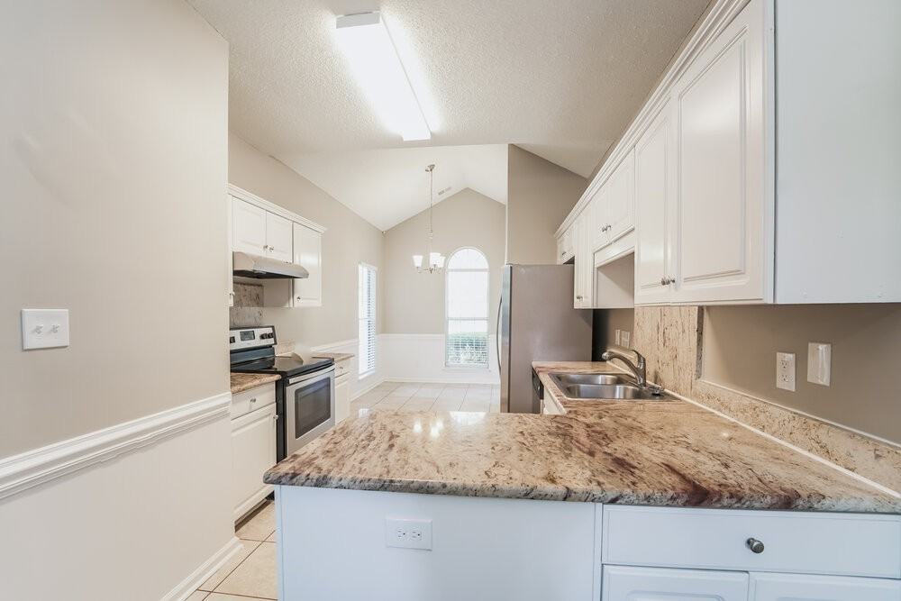 8433 Cullingford Ln - Photo 7 of 17