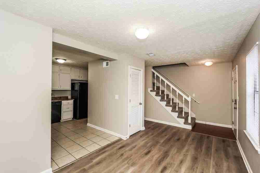 2068 Sitser Ln - Photo 4 of 17