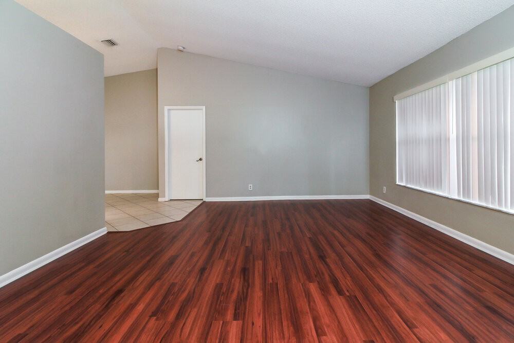 1904 Nw 79th Ave - Photo 4 of 16