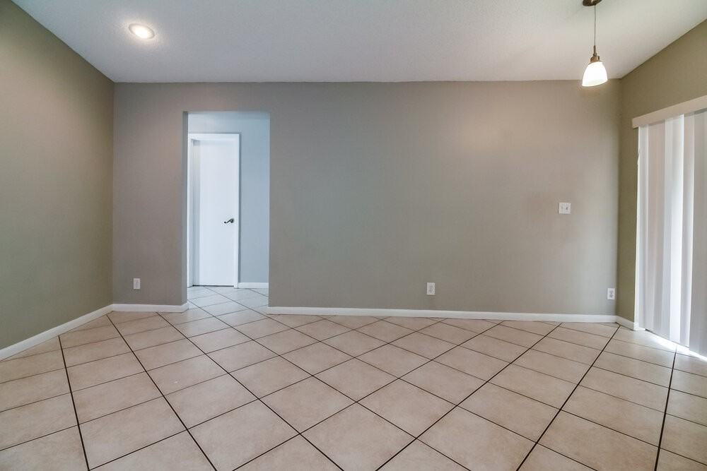1904 Nw 79th Ave - Photo 6 of 16