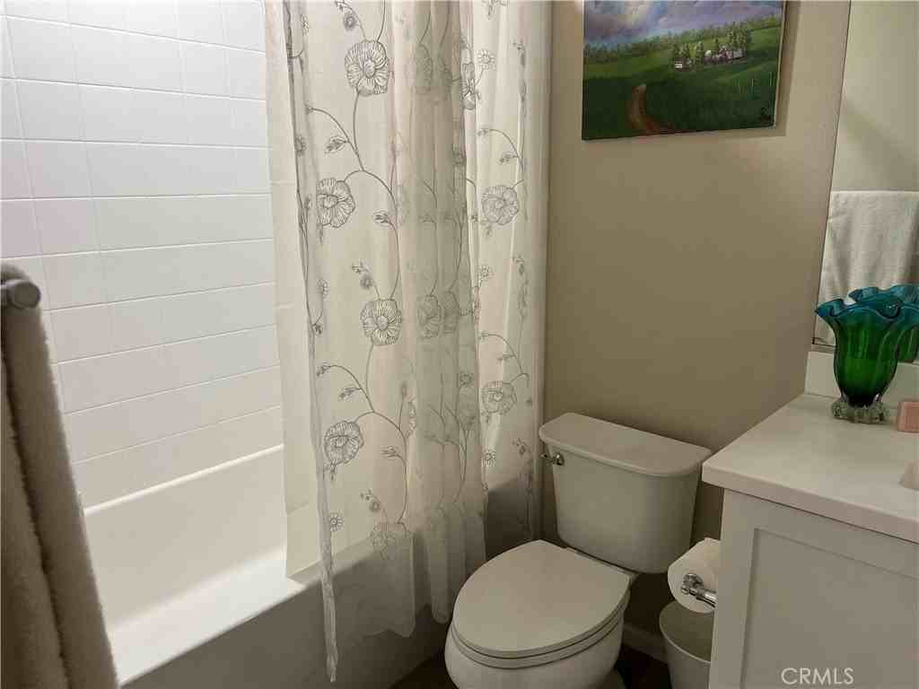 274 Rodeo - Photo 3 of 4
