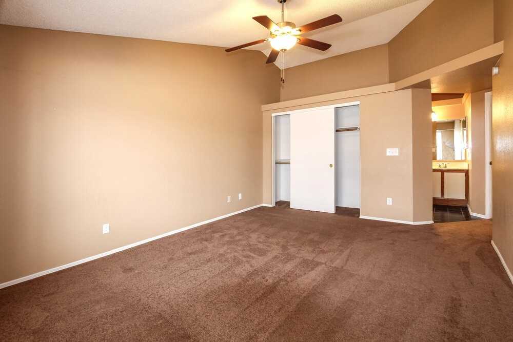 8003 W Larkspur Dr - Photo 7 of 16