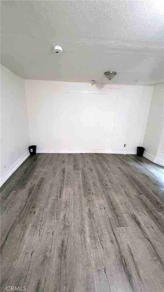 409 W 17th St #3 - Photo 2 of 3