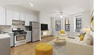 466 15th St #4 - Photo 4 of 10