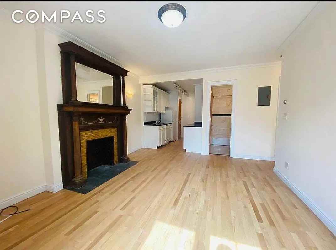 305 W 91st St #4F - Photo 4 of 10