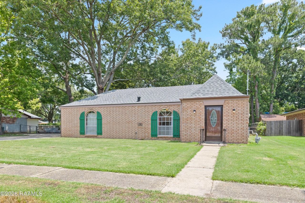 403 Gerald Dr - Photo 3 of 27