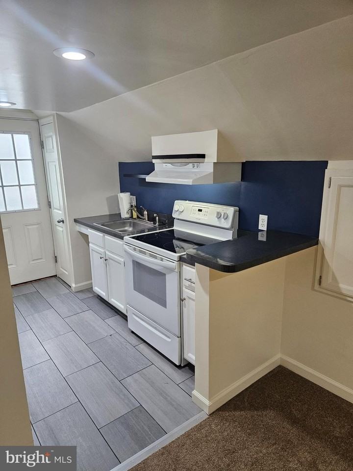 7663 Cedar Dr - Photo 3 of 10