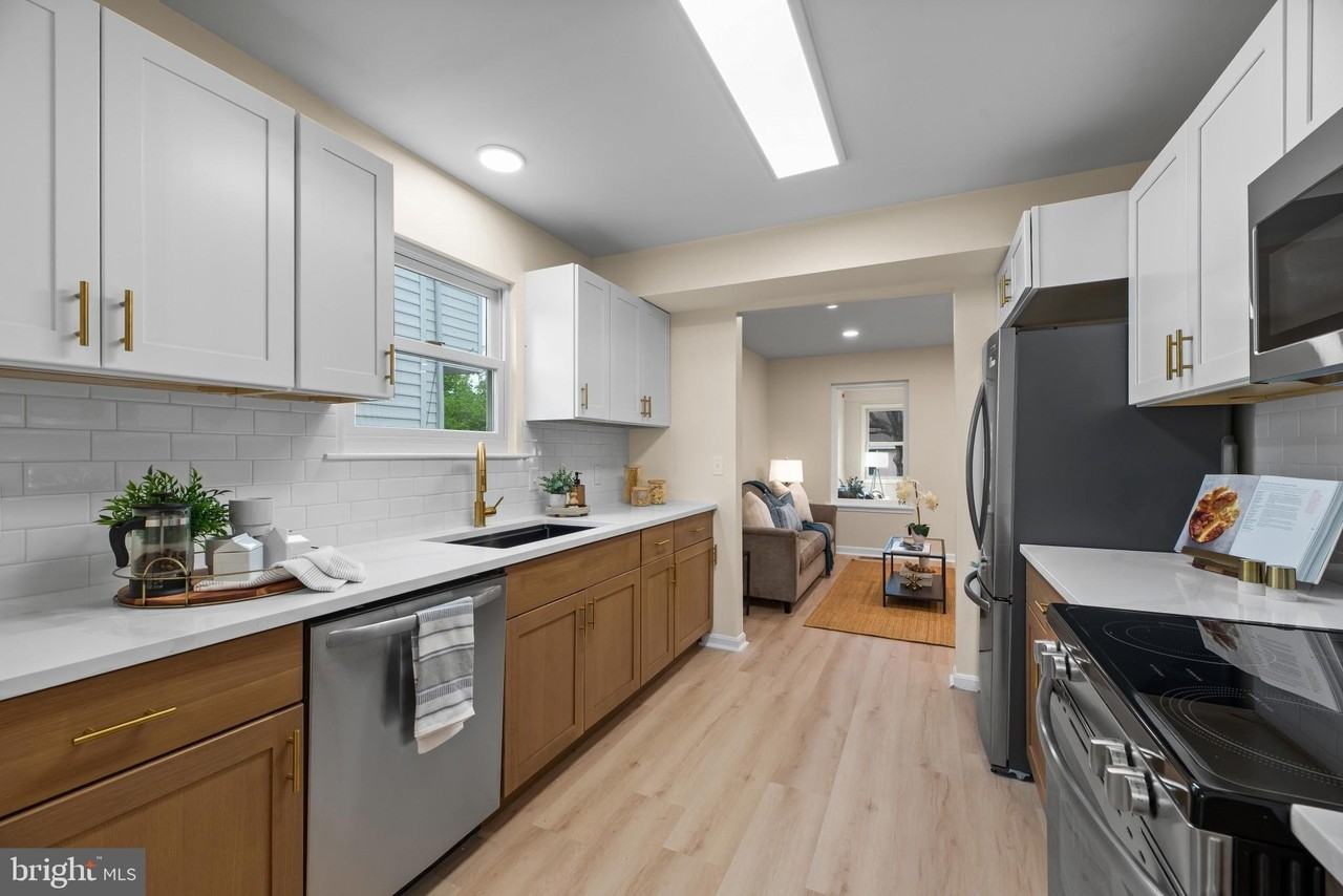 1512 Lincoln Rd - Photo 3 of 42