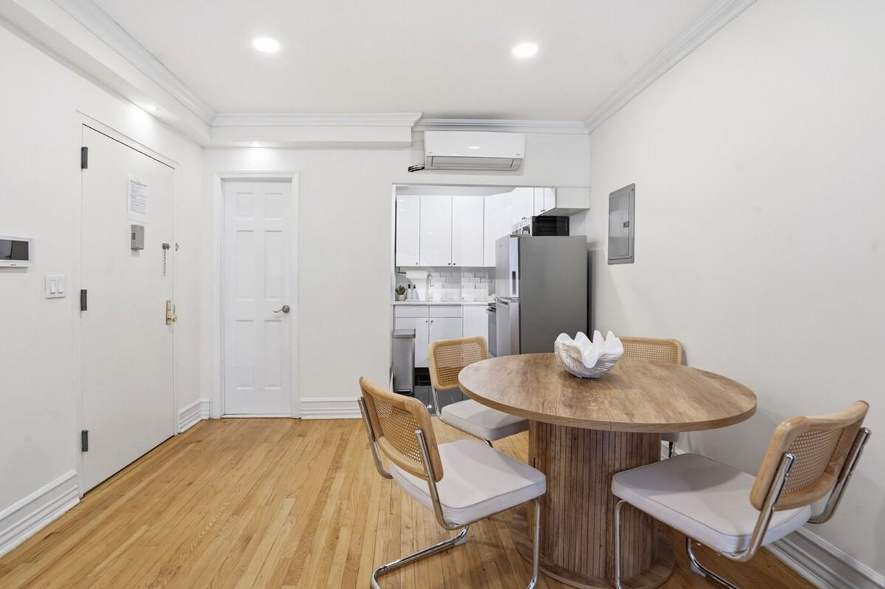 153 E 103rd St #1514395P - Photo 6 of 12