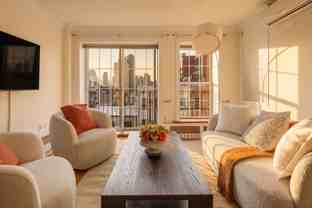 216 Calyer St - Photo 1 of 1