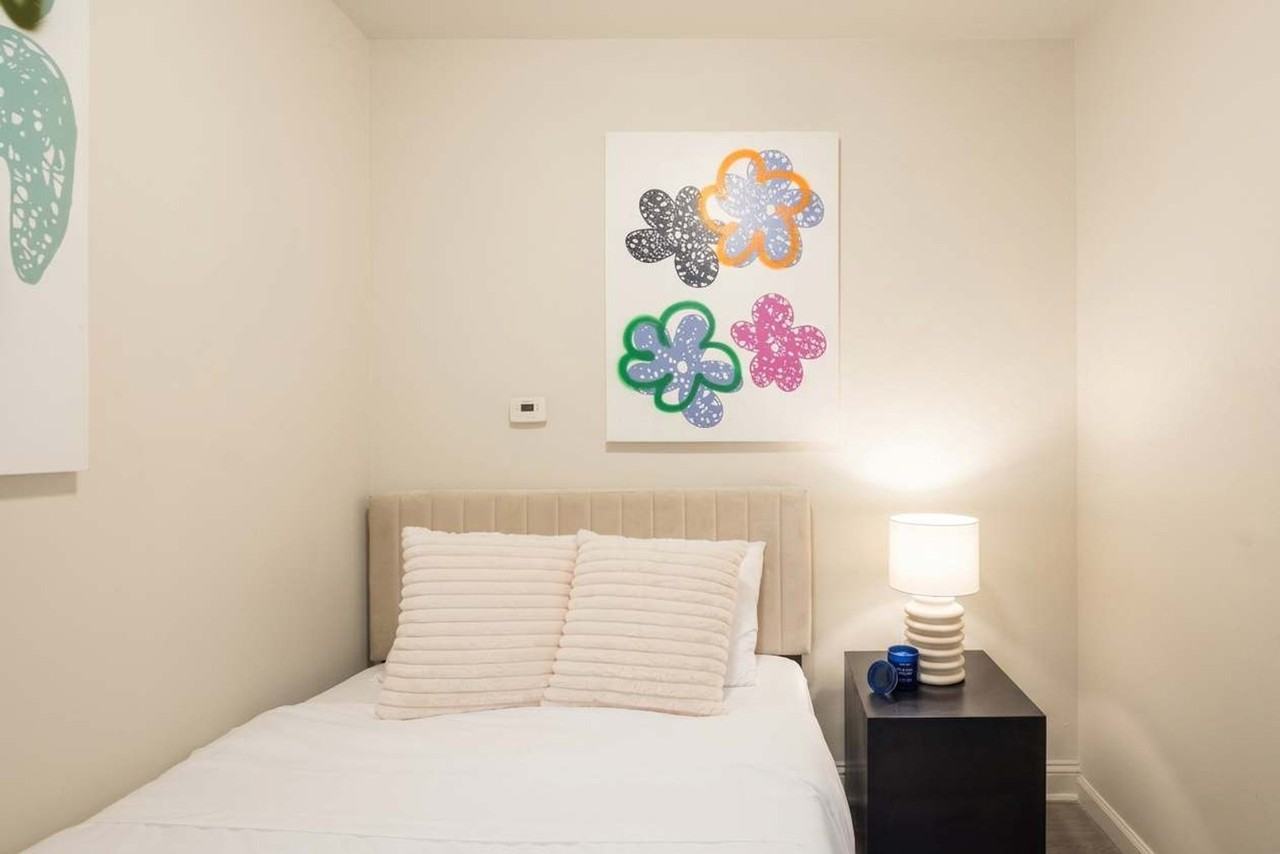 381 1/2 Graham Ave #1539413P - Photo 6 of 16