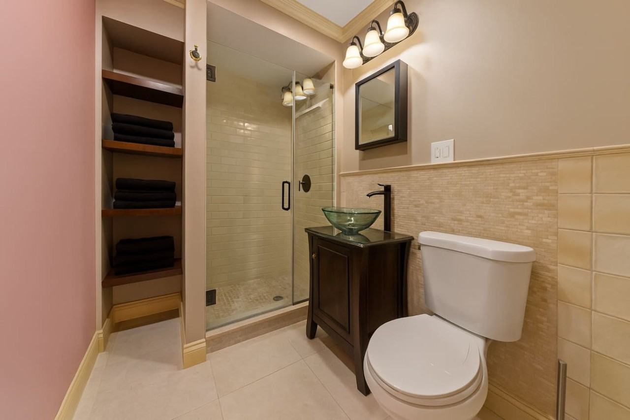 156 W 15th St #1541922P - Photo 2 of 3