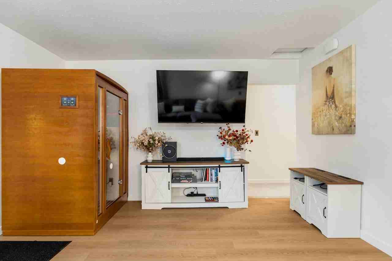 5924 18th Ave Sw #1507641P - Photo 7 of 39