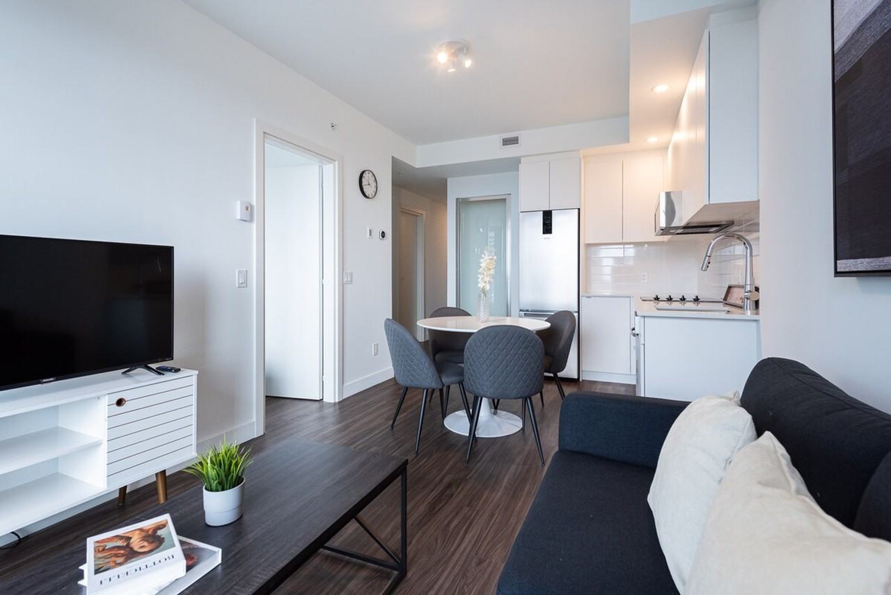 1004 Rue De La Montagne #1261786P - Photo 4 of 44