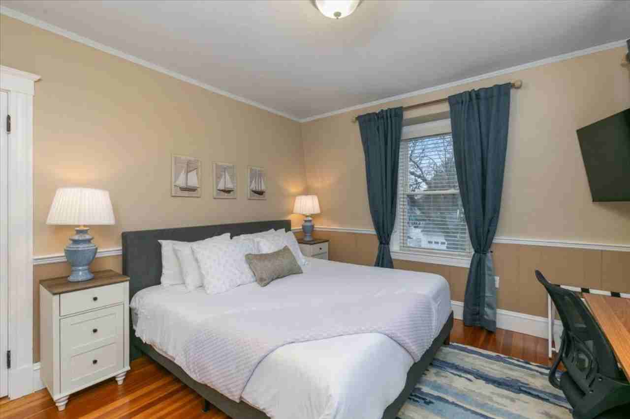 46 Russell St #1328028P - Photo 5 of 11