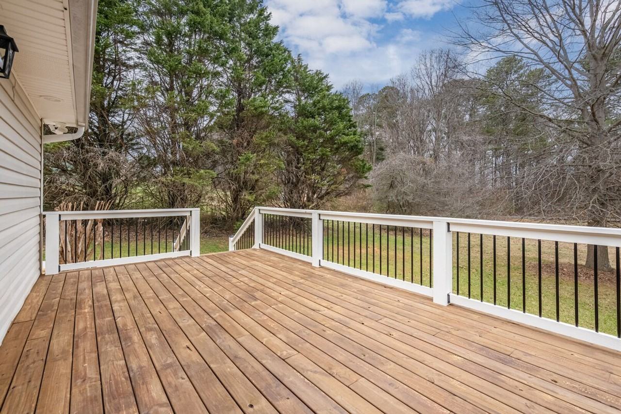 29 Jennifer Ln #1377420P - Photo 4 of 26