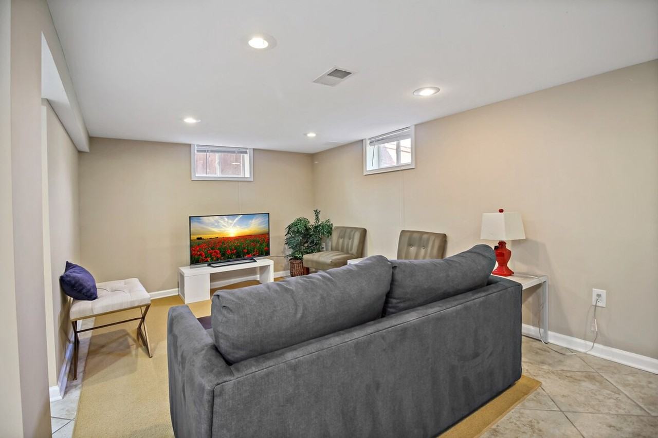 300 Lawton St #1395510P - Photo 2 of 44