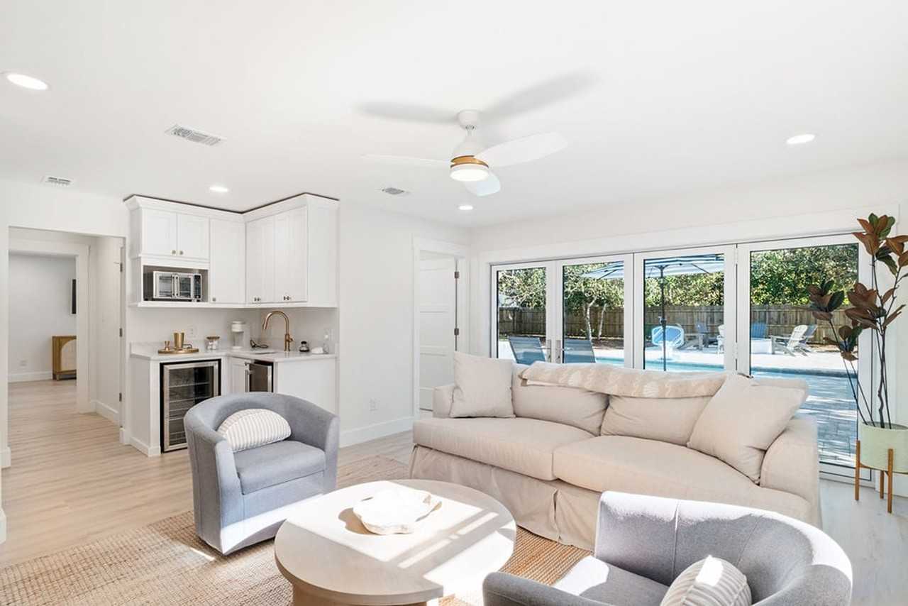 383 Lakeview Dr #1462120P - Photo 5 of 50