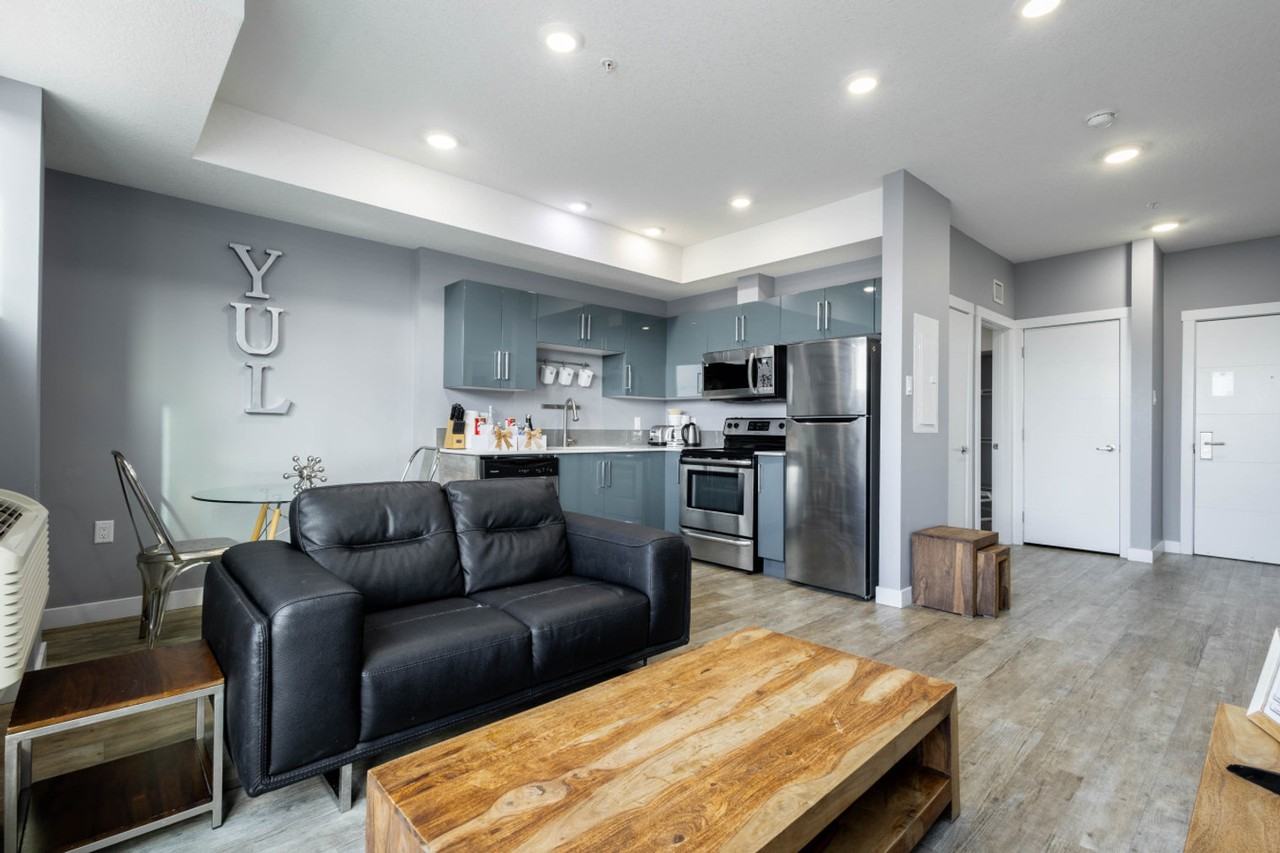 1827 Albert Street - Photo 2 of 11