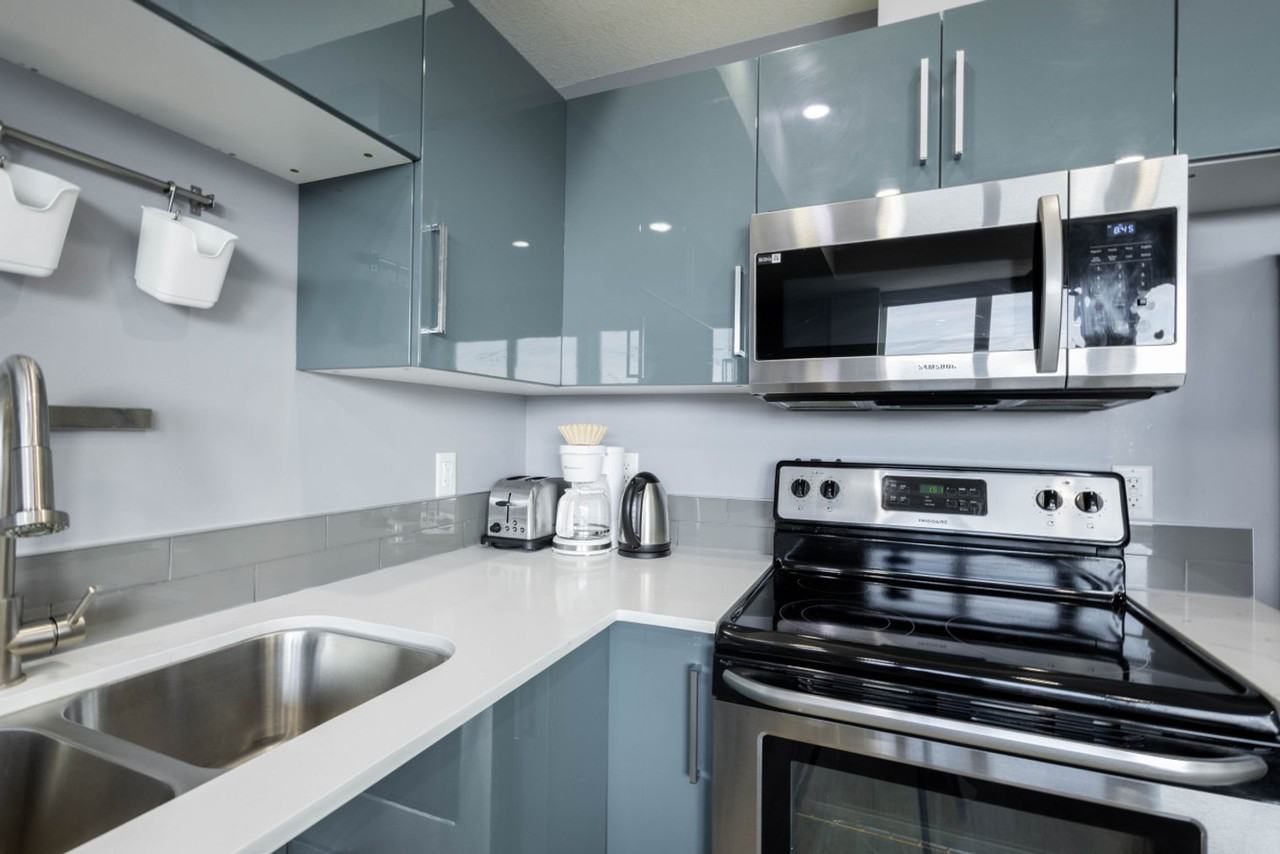 1827 Albert Street - Photo 3 of 11