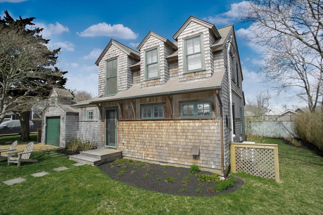 25 Simpson Ave #1514679P - Photo 3 of 21