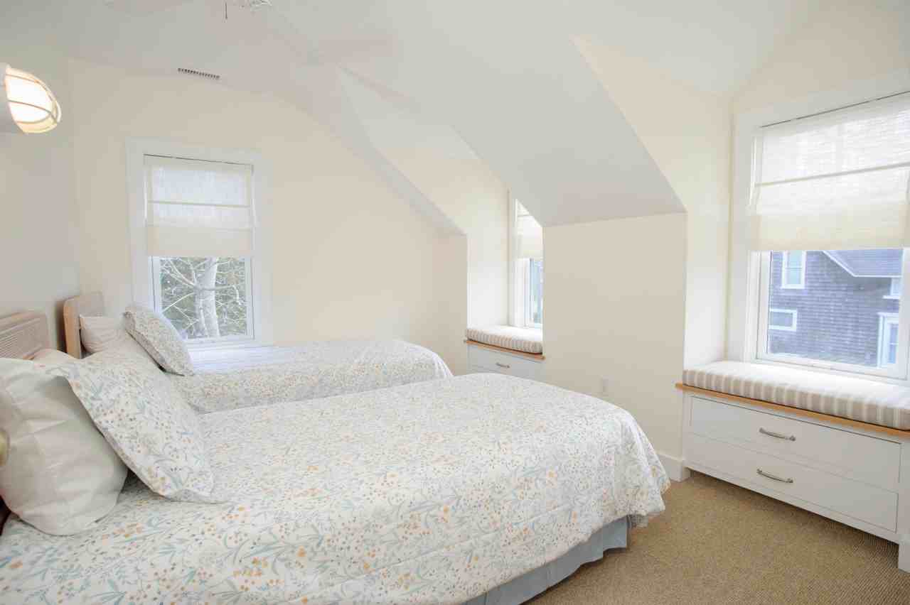 25 Simpson Ave #1514679P - Photo 6 of 21