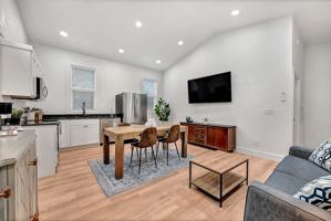 featured image of 426 S Washington St