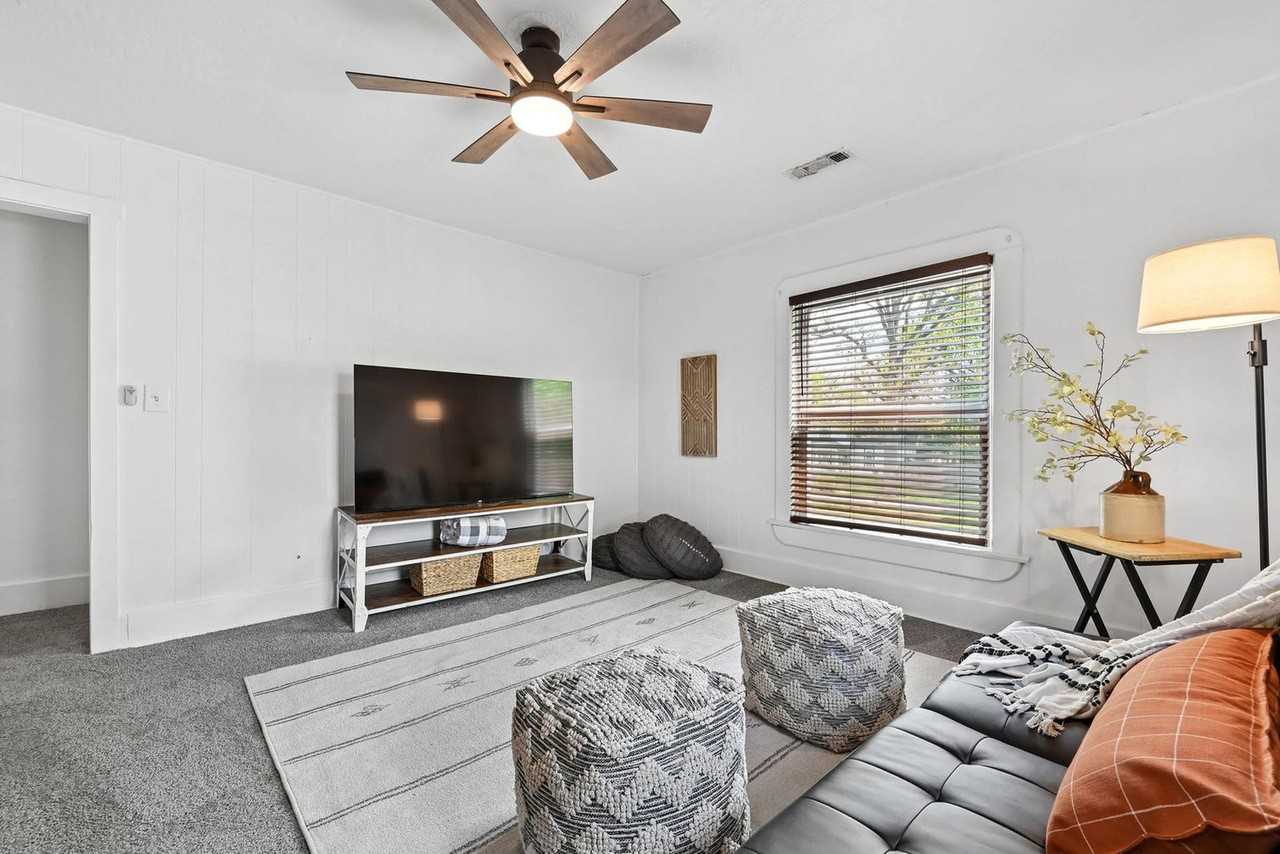 408 S Wright St #1520957P - Photo 2 of 50