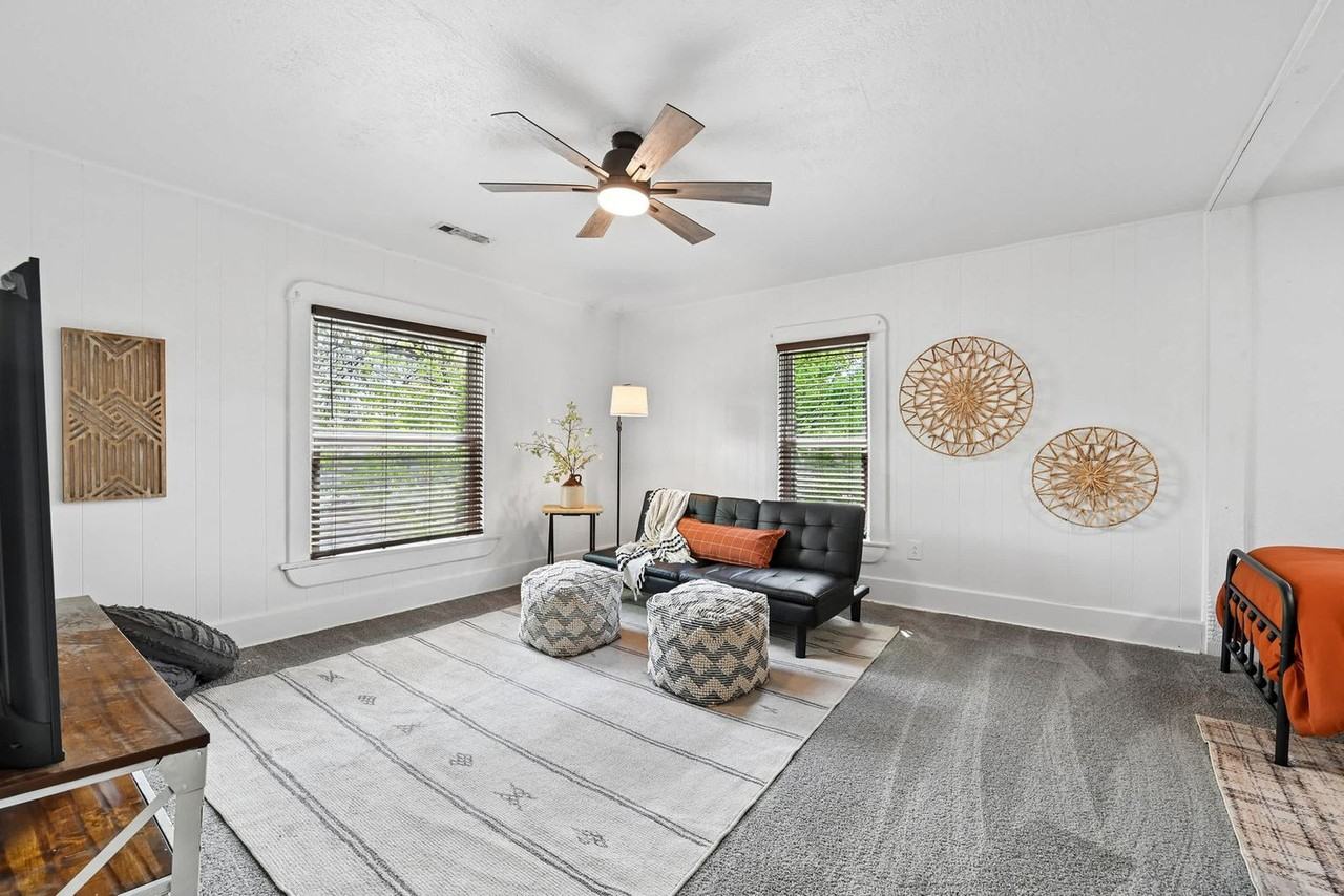 408 S Wright St #1520957P - Photo 3 of 50