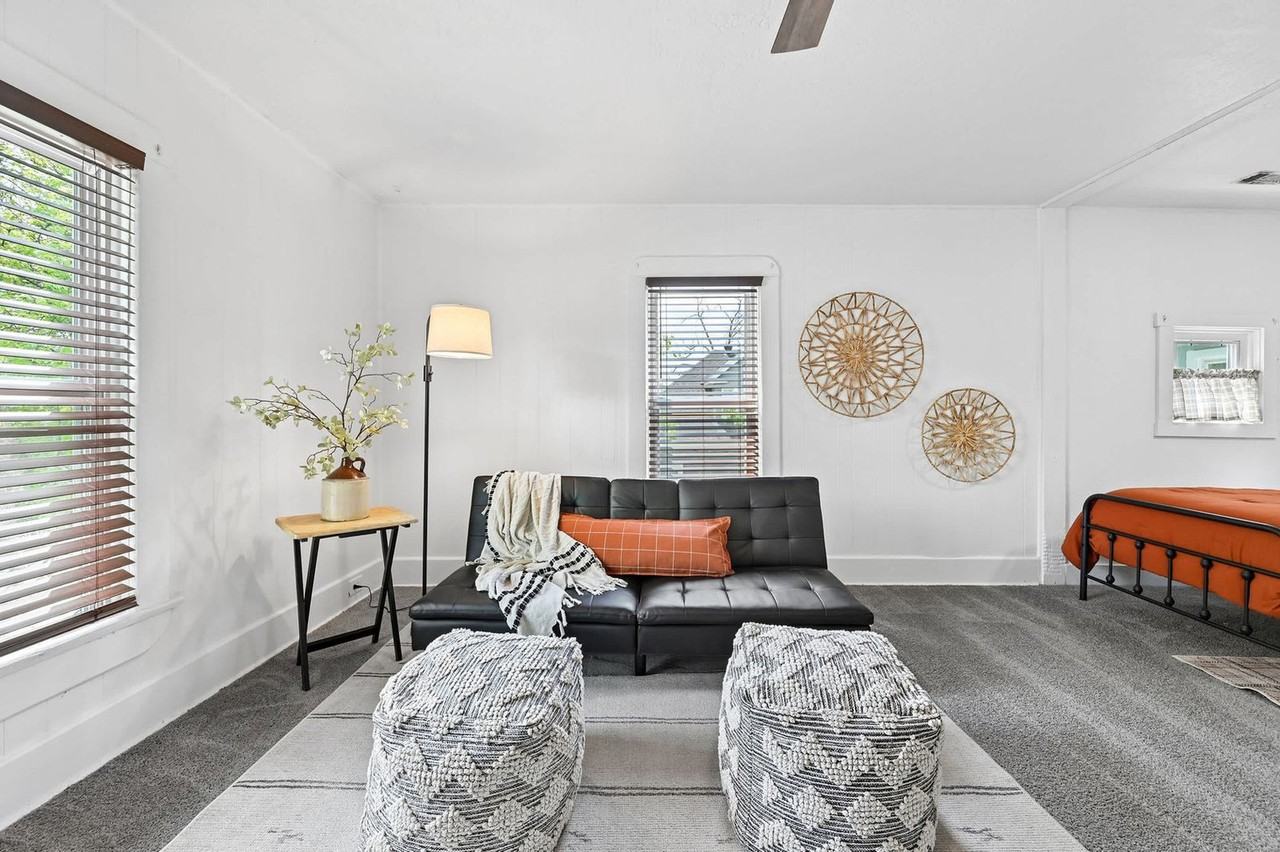 408 S Wright St #1520957P - Photo 4 of 50
