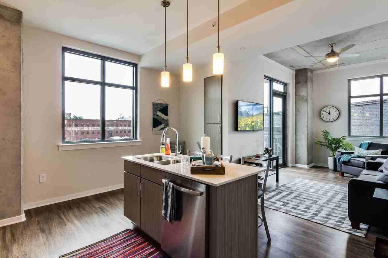 28 Woolfe St #1523764P - Photo 3 of 29