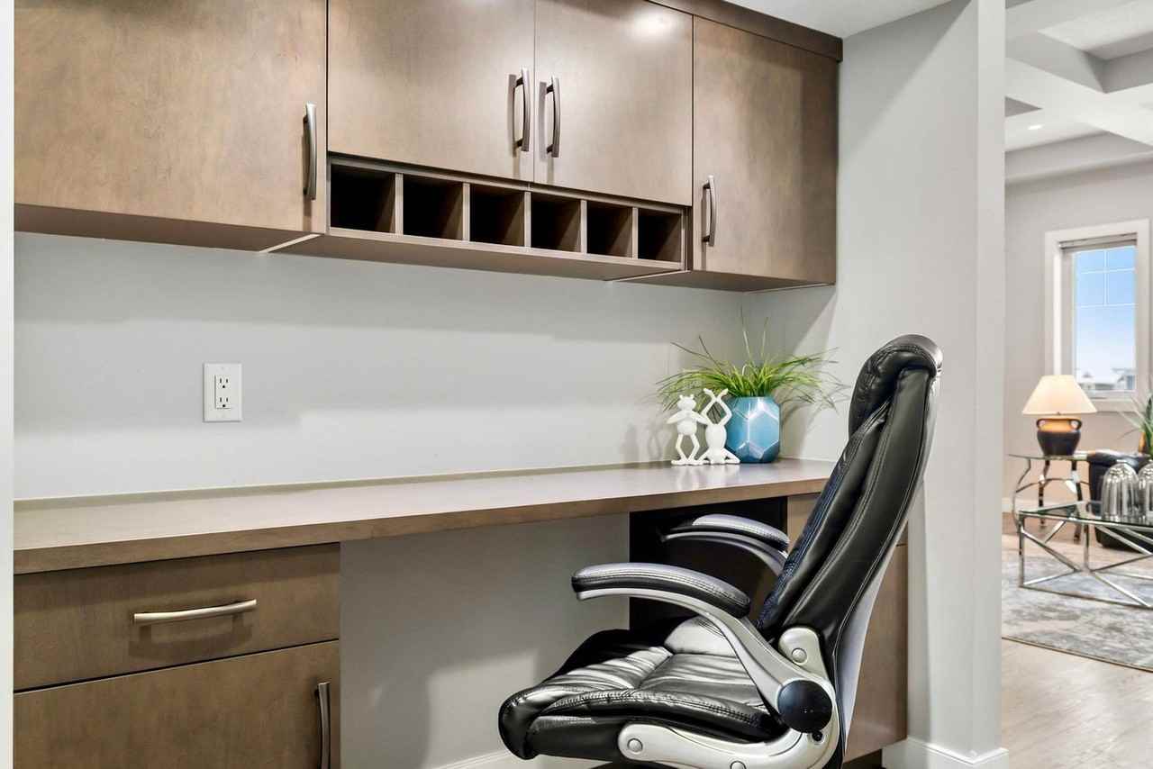 562 Silverado Blvd Sw #1524609P - Photo 4 of 30
