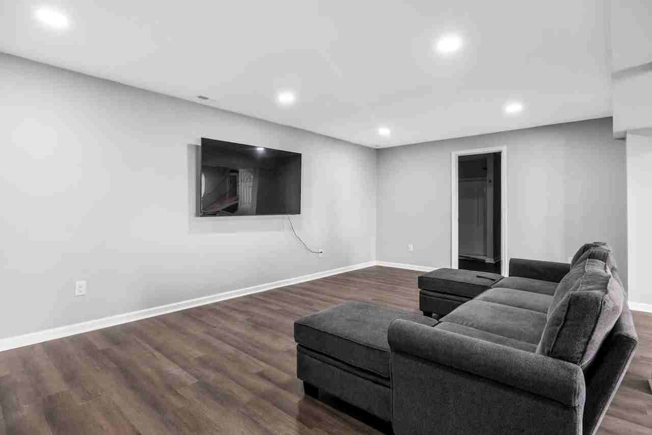291 Donna Ct #1526869P - Photo 7 of 44