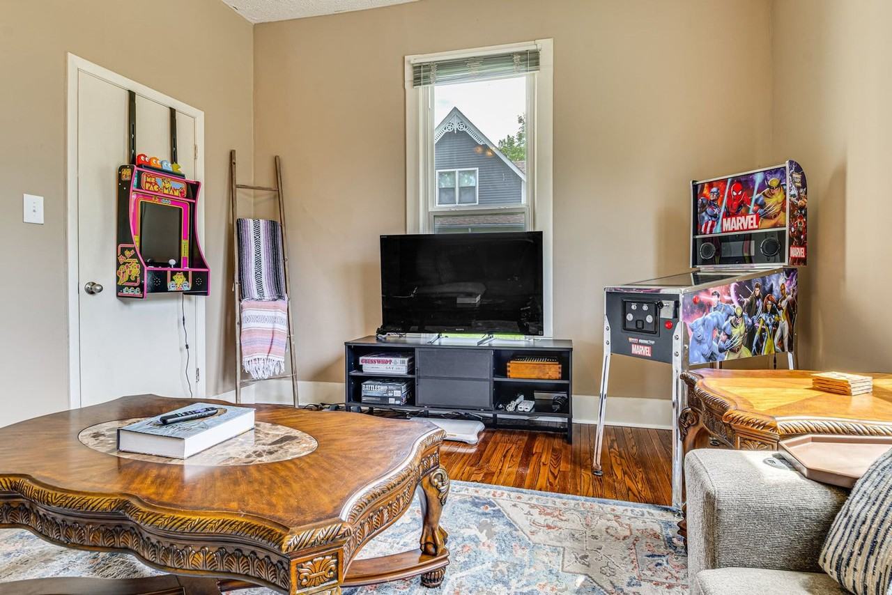 1448 Maple Ave #1537771P - Photo 3 of 26