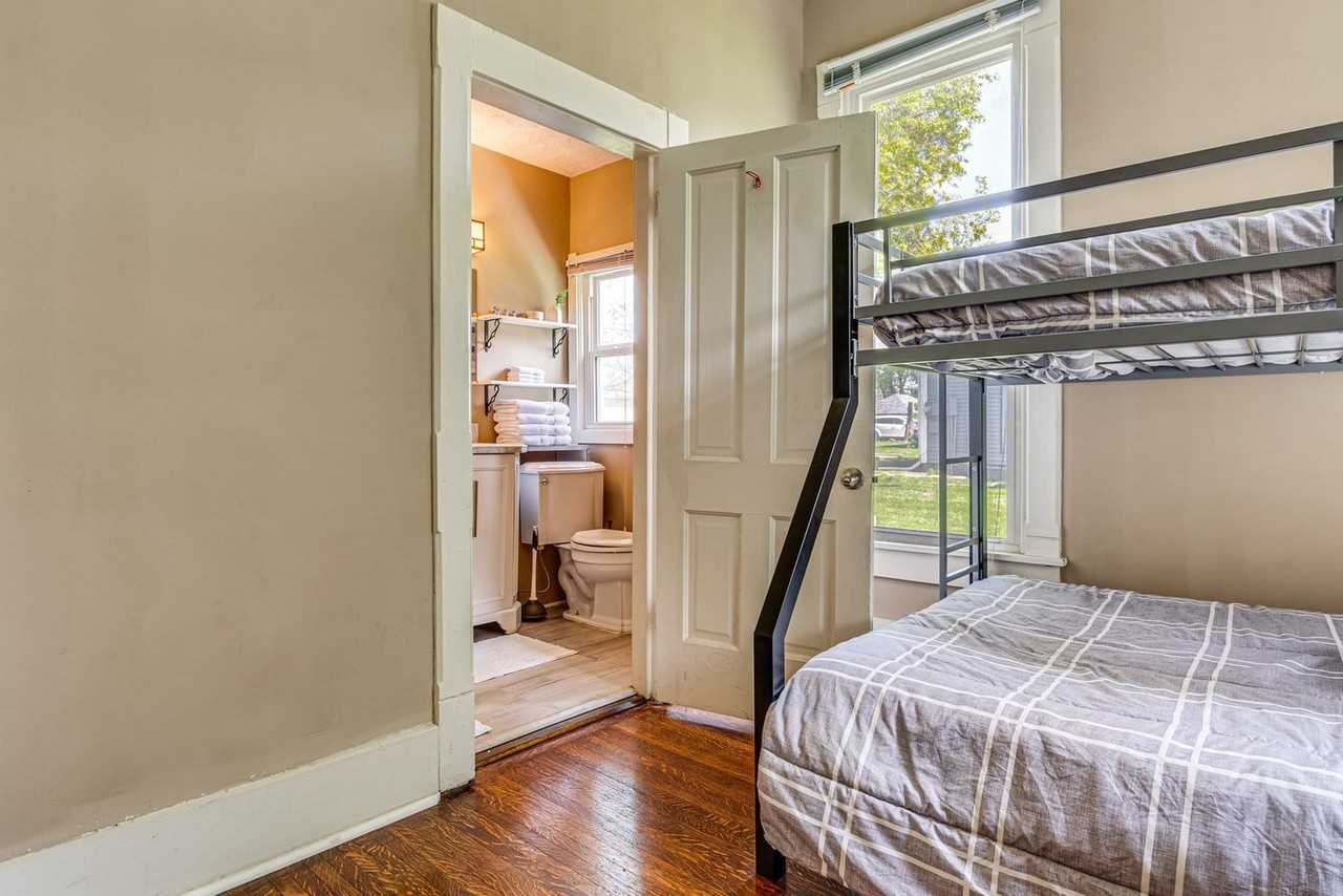 1448 Maple Ave #1537771P - Photo 7 of 26