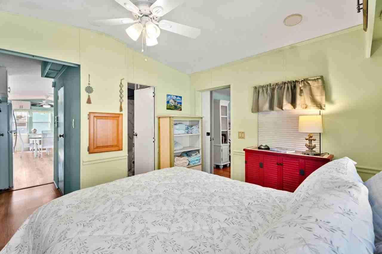 1256 Nettles Blvd #1537526P - Photo 5 of 30