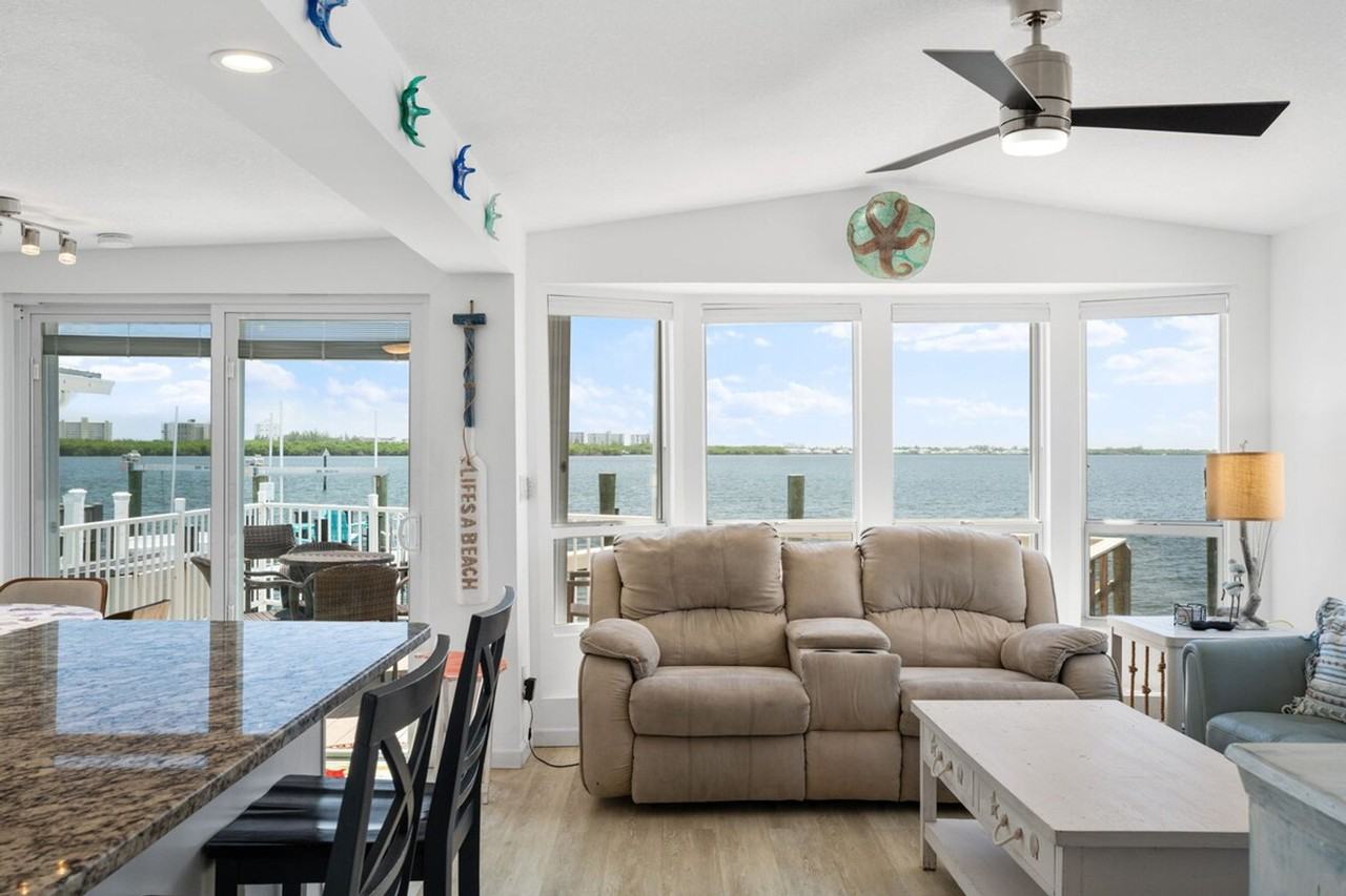 1243 Nettles Blvd #1537528P - Photo 4 of 24