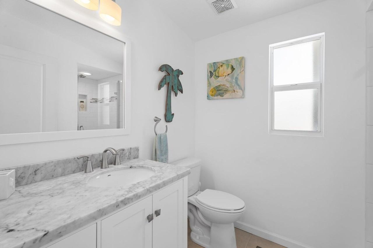 1243 Nettles Blvd #1537528P - Photo 7 of 24