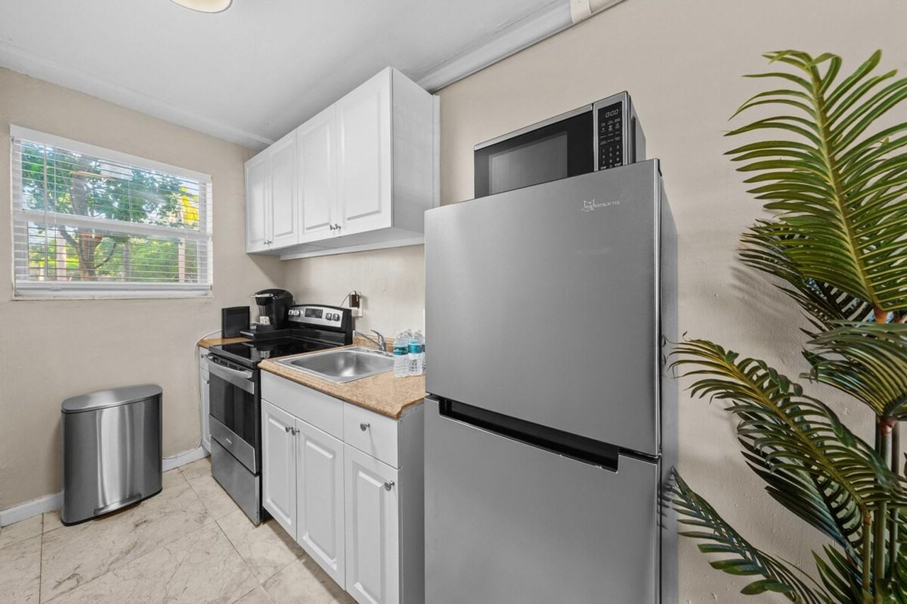 1669 Meridian Ave #1540539P - Photo 3 of 9