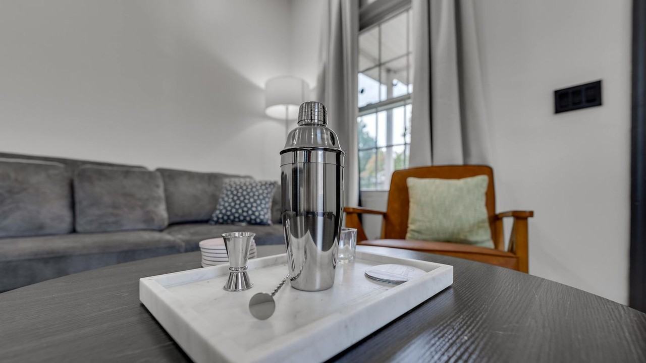 1279 Indianola Ave #1407029P - Photo 5 of 50