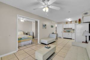 featured image of 920 W Lagoon Ave