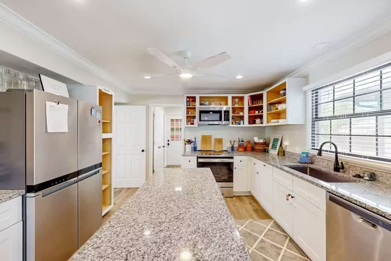 218 W Rosetta Ave #1541215P - Photo 4 of 20