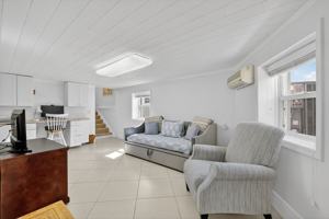 featured image of 1294 Nettles Blvd