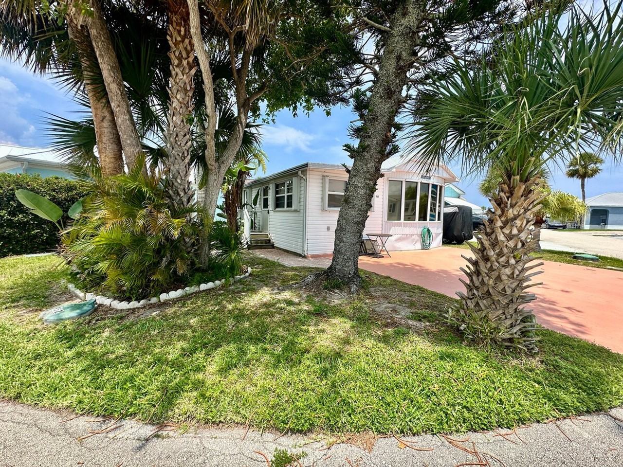 980 Nettles Blvd #1541576P - Photo 4 of 22