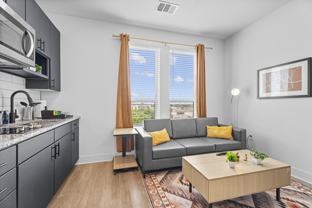 701 Richmond Ave - Photo 1 of 1