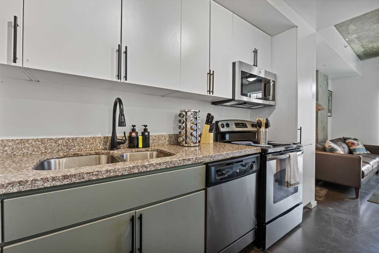 333 East Roosevelt Street - Photo 6 of 25