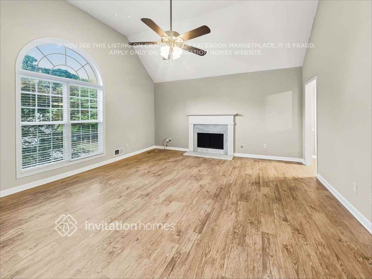 1040 Burning Bush Dr - Photo 5 of 21